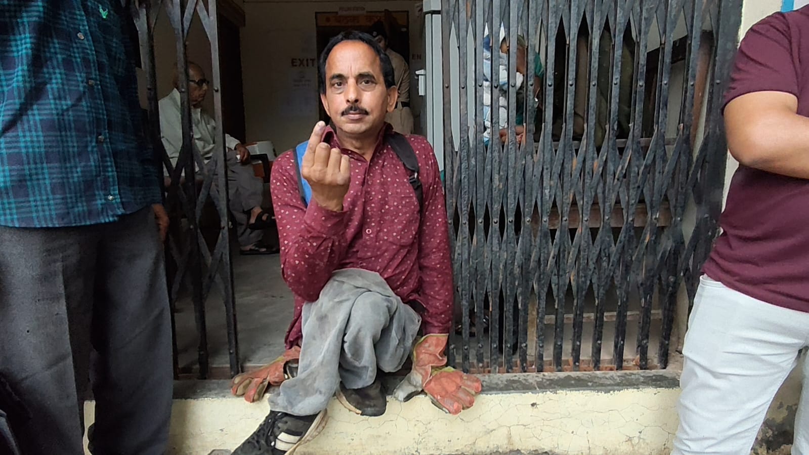 ग्राम पंचायत कल्लर में भारी बारिश के कारण भी मतदाताओं में दिखा उत्साह। संवाद