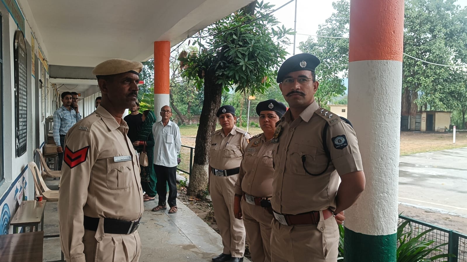 ग्राम पंचायत कल्लर में भारी बारिश के कारण भी मतदाताओं में दिखा उत्साह। संवाद