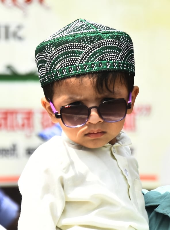 मुल्क में अमन-चैन की दुआ को उठे हजारों हाथ मुल्क में अमन-चैन की दुआ को उठे हजारों हाथ