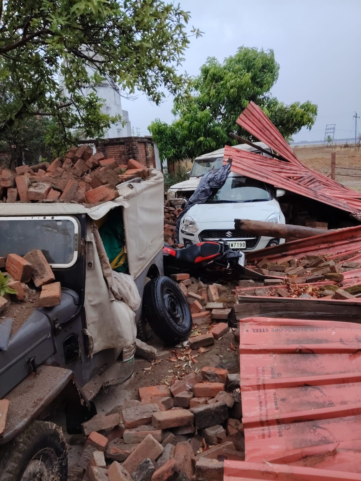 नटवा उपकेंद्र में ट्रांसफार्मर में लगी आग, स्रोत सोशल मीडिया