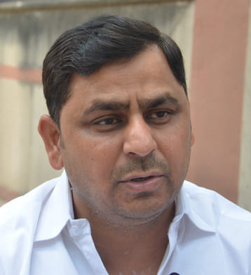 ग्रेटर नोएडा के सेक्टर अल्फा दो में अमर उजाला द्वारा आयोजित संवाद कार्यक्रम में सेक्टर की समस्य