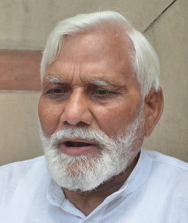 ग्रेटर नोएडा के सेक्टर अल्फा दो में अमर उजाला द्वारा आयोजित संवाद कार्यक्रम में सेक्टर की समस्य