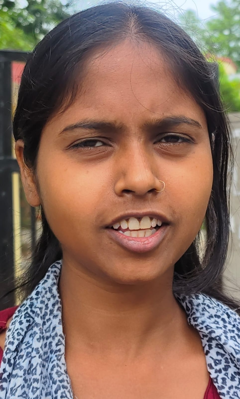 परीक्षा केंद्र जीजीआईसी में परीक्षा से पहले लगी लंबी लाइन। संवाद परीक्षा केंद्र जीजीआईसी में परीक्षा से पहले लगी लंबी लाइन। संवाद