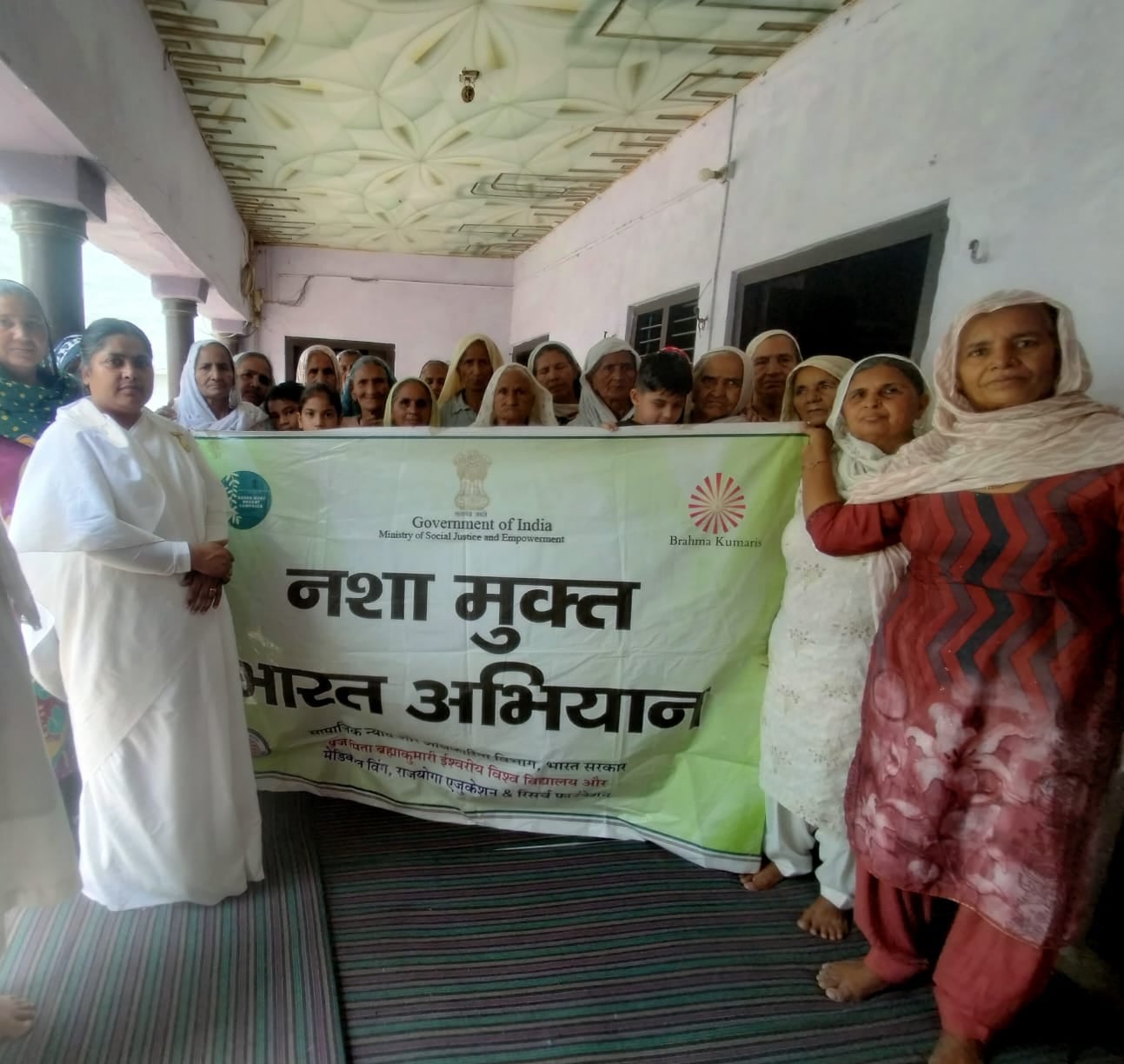 ब्रह्माकुमारीज राजौंद में विश्व तंबाकू निषेध दिवस पर नशा मुक्त रहने का संकल्प लेते हुए