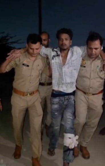 मुठभेड़ में घायल आरोपी। मुठभेड़ में घायल आरोपी।