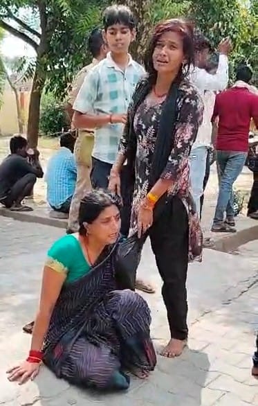 पोस्टमॉर्टम हाउस पर शिवकुमार के शव को देख बिलखते परिजन। स्रोत: वीडियो ग्रेब पोस्टमॉर्टम हाउस पर शिवकुमार के शव को देख बिलखते परिजन। स्रोत: वीडियो ग्रेब
