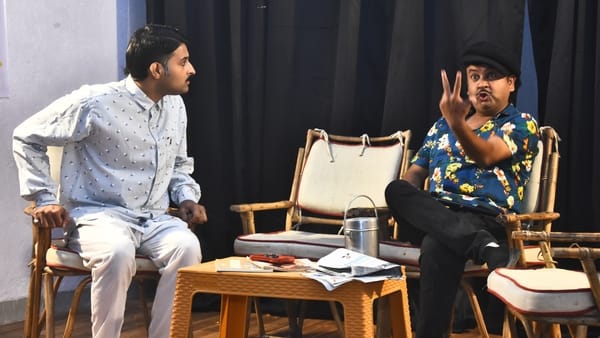 हास्य नाटक ''हाय हैंडसम'' का मंचन सोमवार को कैसरबाग स्थित बलराज साहनी प्रेक्षागृह में किया गया। हास्य नाटक ''हाय हैंडसम'' का मंचन सोमवार को कैसरबाग स्थित बलराज साहनी प्रेक्षागृह में किया गया।