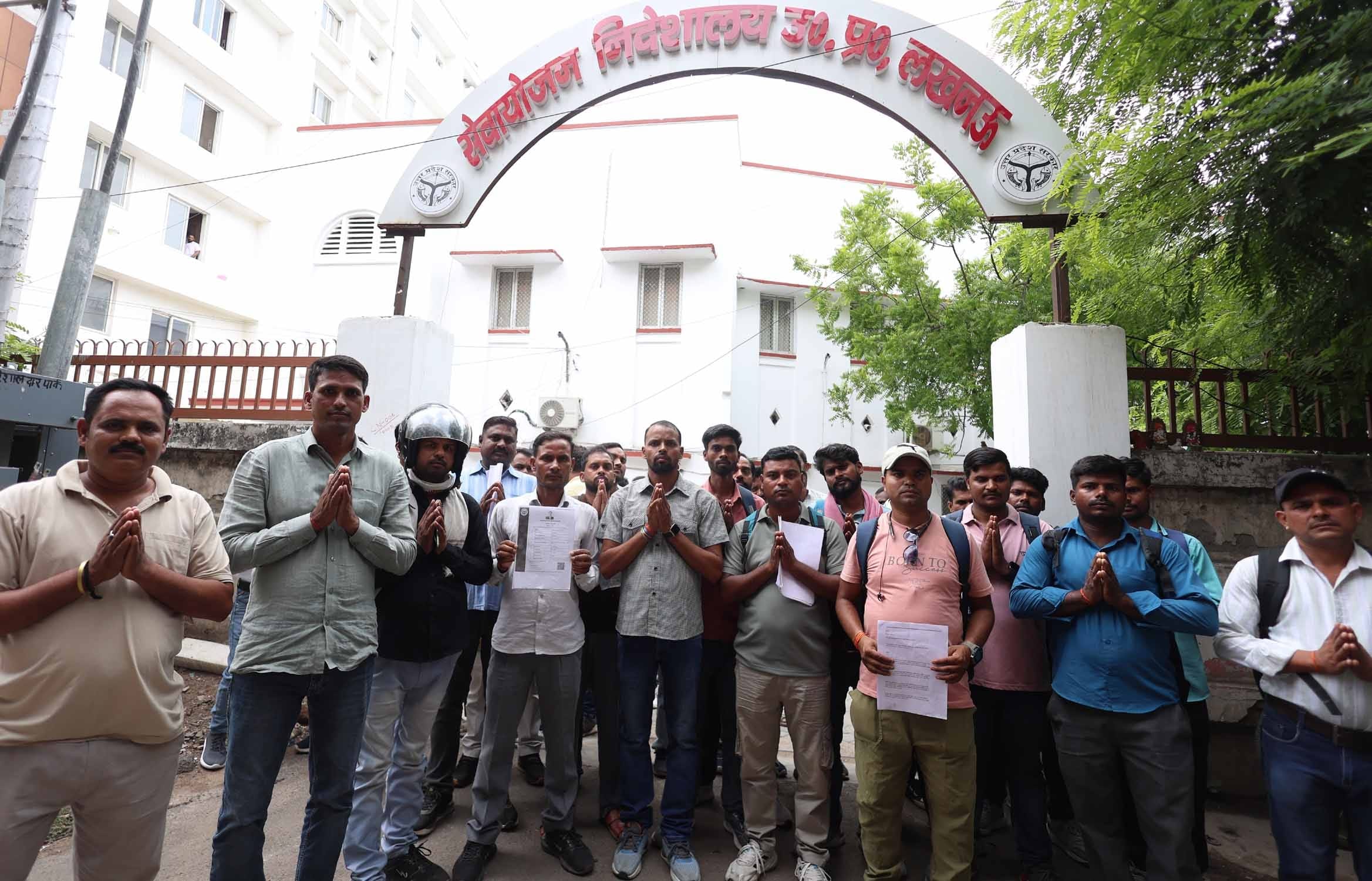 इस्राइल में कामगार के लिए चयनित अभ्यर्थियों ने सेवायोजन निदेशालय का किया घेराव