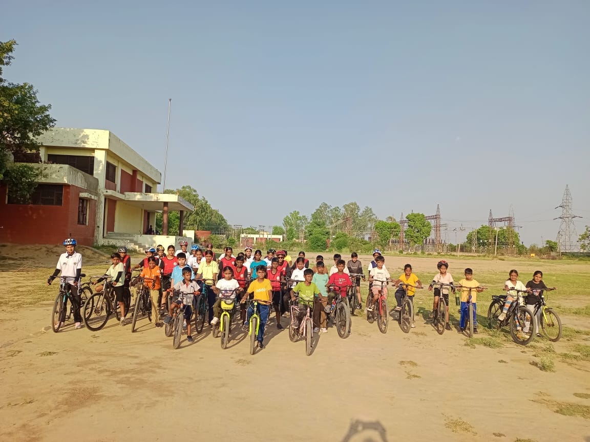 कुरुक्षेत्र। बॉस्केटबाल खेल के लिए प्रैक्टिस करते खिलाड़ी। संवाद