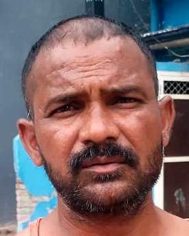 मोहल्ला भारद्वाजी के बाहर खड़ा टैंकर। संवाद