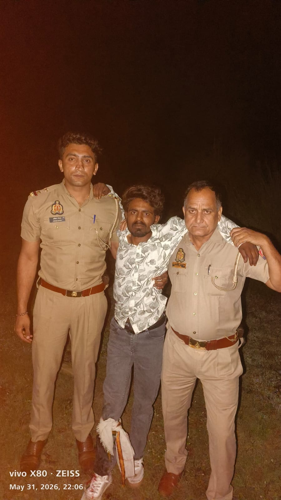 वजीरगंज पुलिस मुठभेड़ में पकड़े गए बदमाश। स्रोत- पुलिस