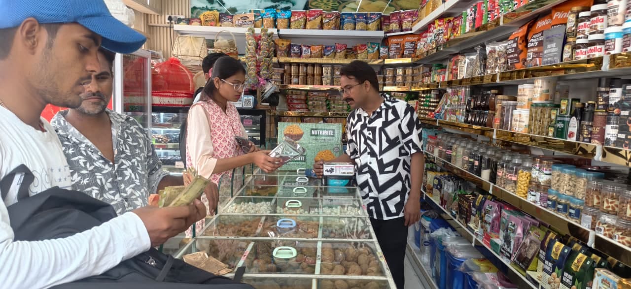 आशीष गुप्ता आशीष गुप्ता