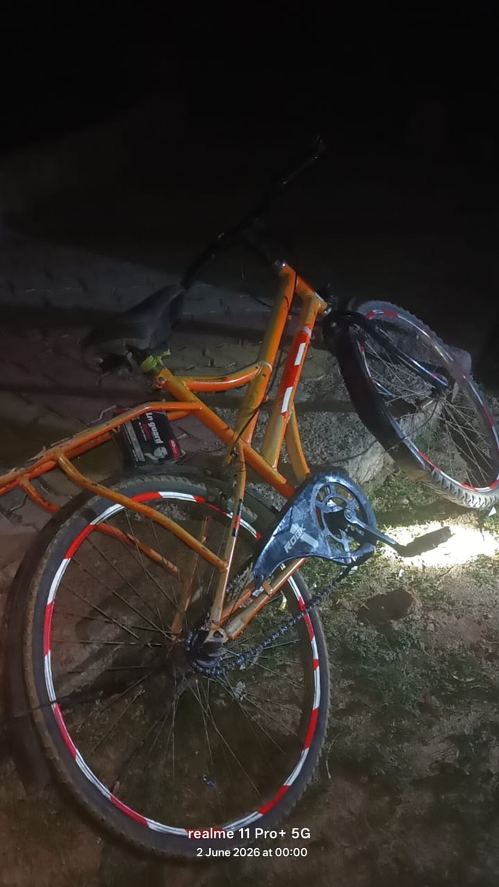 फोटो 02 सीकेटीपी 32  घटना के बाद हाईवे जाम कर बैठे सपाई। संवाद