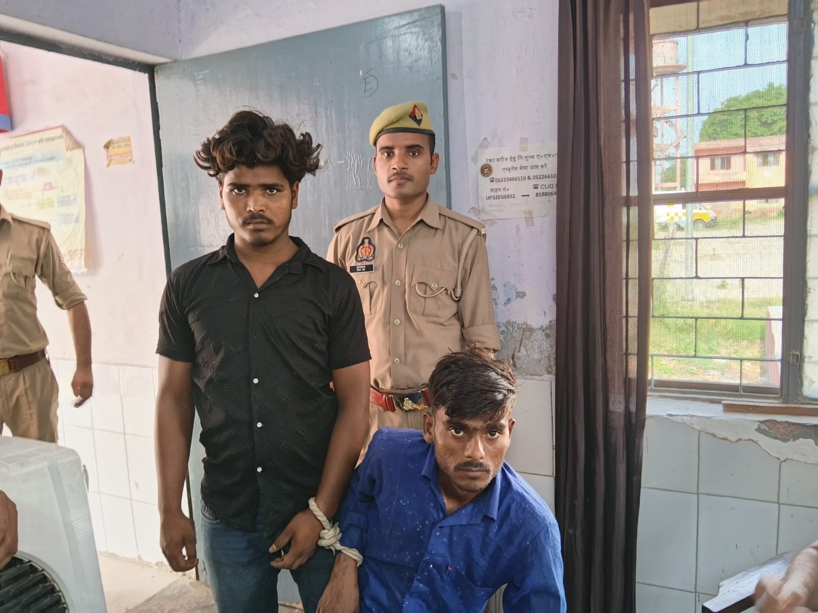 फोटो-16 सामुदायिक स्वास्थ्य केंद्र राजेपुर में मेडिकल परीक्षण के लिए बैठीं आरोपी माया देवी व रा फोटो-16 सामुदायिक स्वास्थ्य केंद्र राजेपुर में मेडिकल परीक्षण के लिए बैठीं आरोपी माया देवी व रा