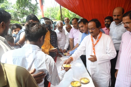  ज्येष्ठ माह के पांचवें बड़े मंगल पर पूरा शहर बजरंगबली की भक्ति में डूबा नजर आया।