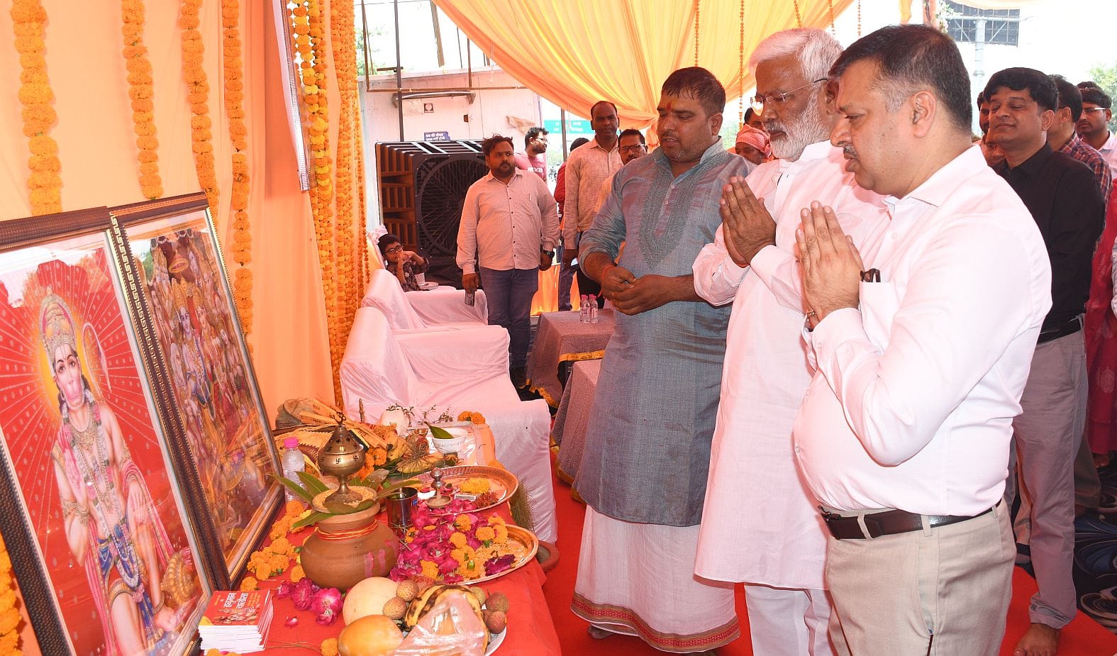  ज्येष्ठ माह के पांचवें बड़े मंगल पर पूरा शहर बजरंगबली की भक्ति में डूबा नजर आया।