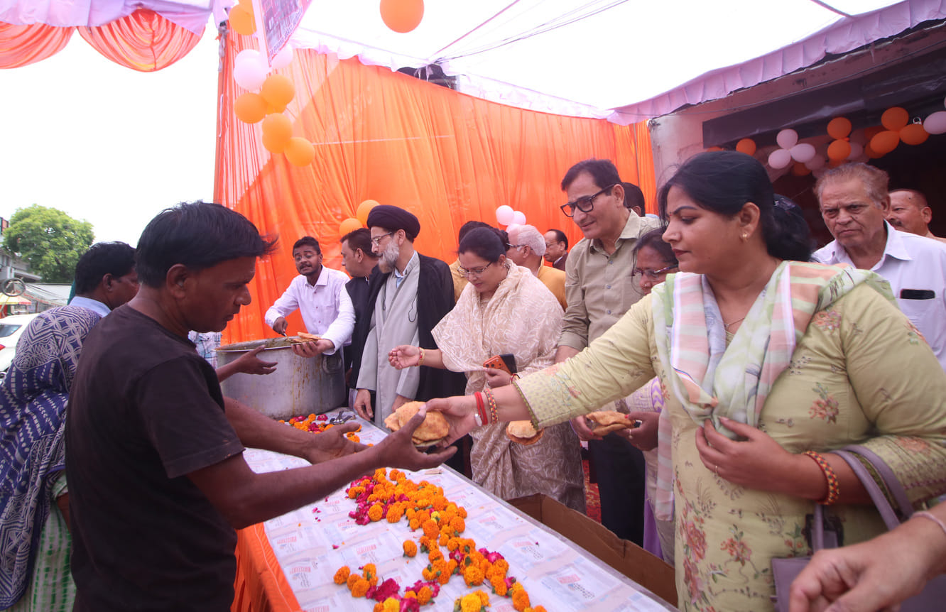  ज्येष्ठ माह के पांचवें बड़े मंगल पर पूरा शहर बजरंगबली की भक्ति में डूबा नजर आया।