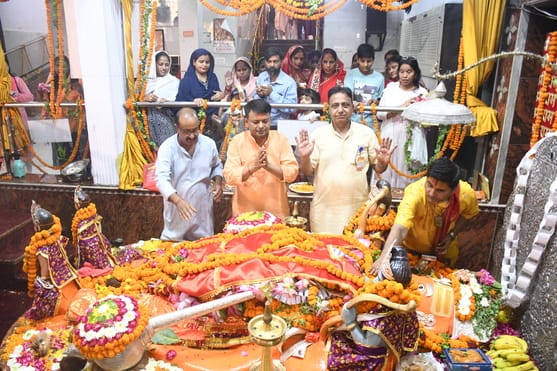  ज्येष्ठ माह के पांचवें बड़े मंगल पर पूरा शहर बजरंगबली की भक्ति में डूबा नजर आया।