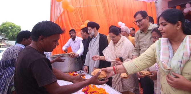  ज्येष्ठ माह के पांचवें बड़े मंगल पर पूरा शहर बजरंगबली की भक्ति में डूबा नजर आया।