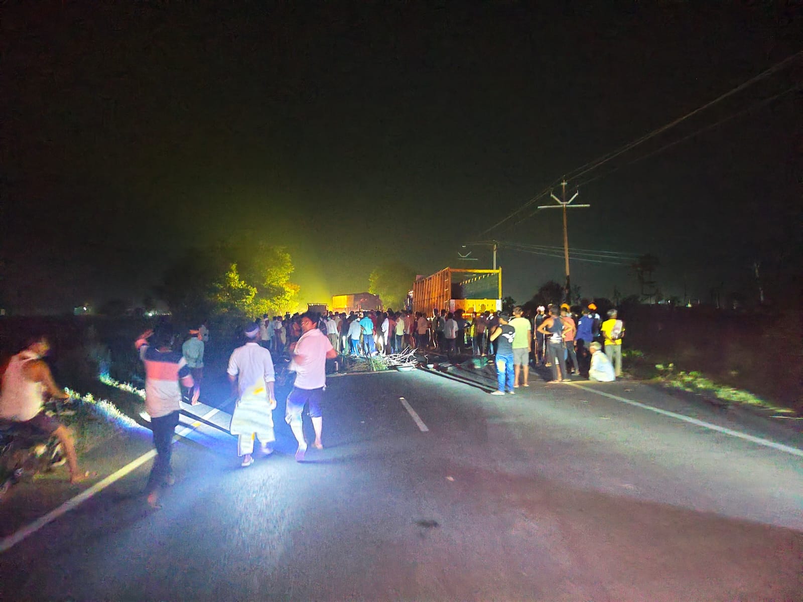 क्षतिग्रस्त कार : संवाद