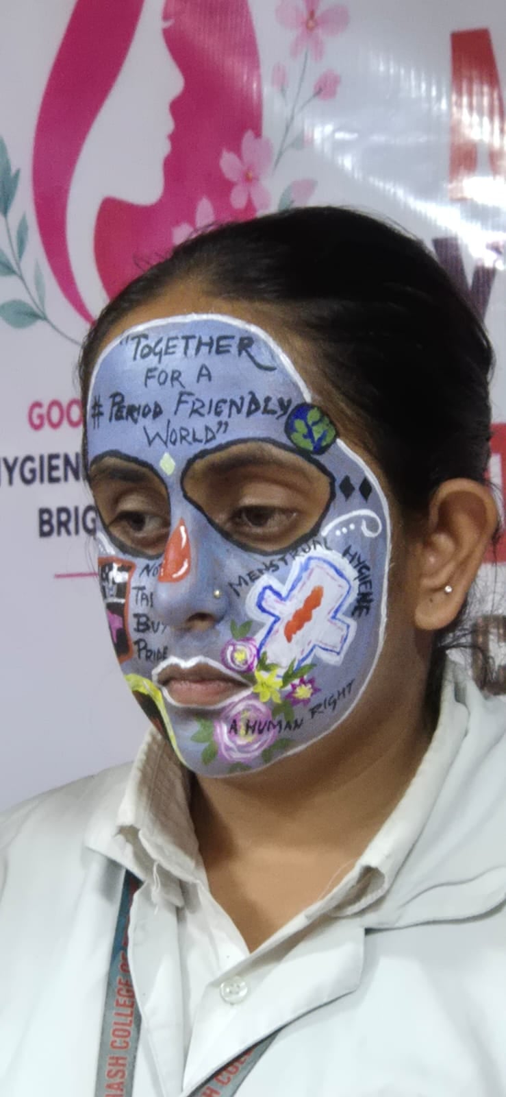मासिक धर्म पर आयोजित कार्यशाला फेस पेंटिंग से जागरूकता संदेश देते नर्सिंग के विद्यार्थी। स्वास् मासिक धर्म पर आयोजित कार्यशाला फेस पेंटिंग से जागरूकता संदेश देते नर्सिंग के विद्यार्थी। स्वास्