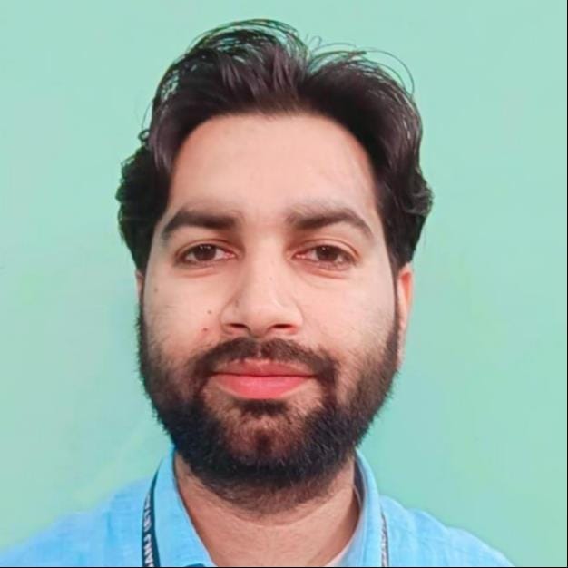 नदराला गांव पर जलभराव के बीच से गुजरते वाहन। संवाद नदराला गांव पर जलभराव के बीच से गुजरते वाहन। संवाद