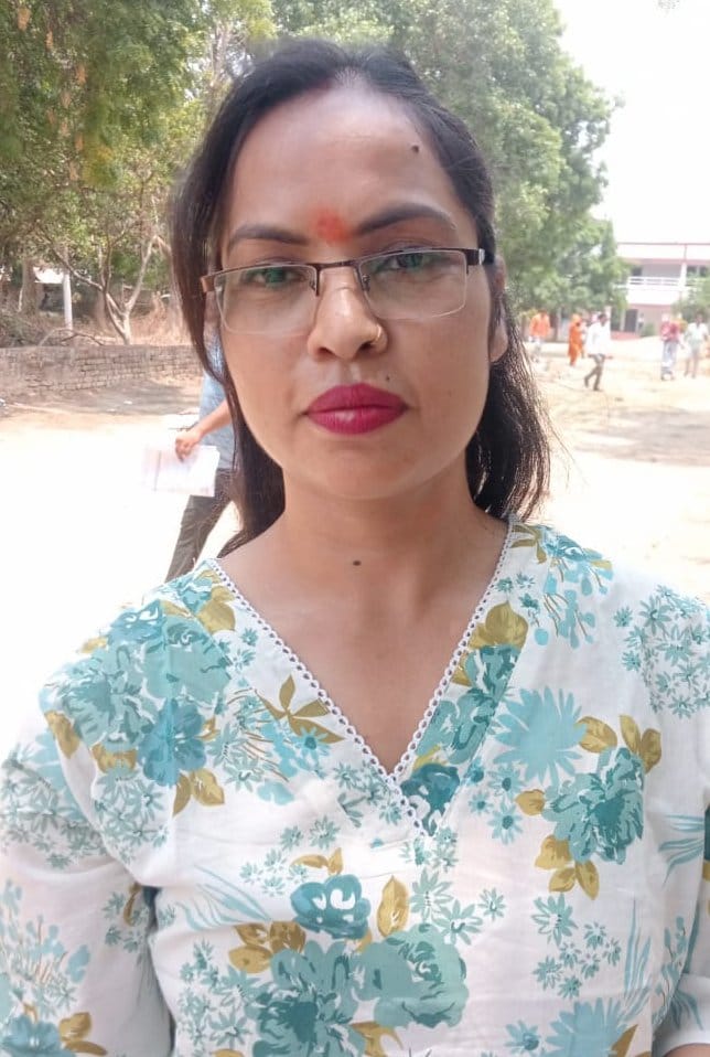 केपी कॉलेज से टीजीटी परीक्षा देकर बाहर निकलते अभ्यर्थी। संवाद