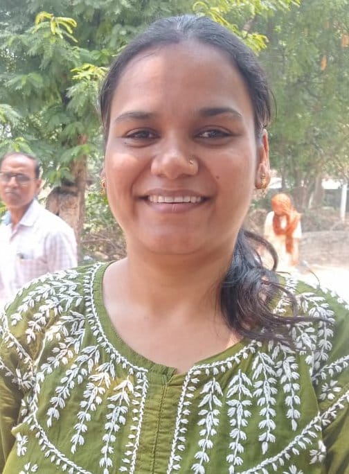केपी कॉलेज से टीजीटी परीक्षा देकर बाहर निकलते अभ्यर्थी। संवाद
