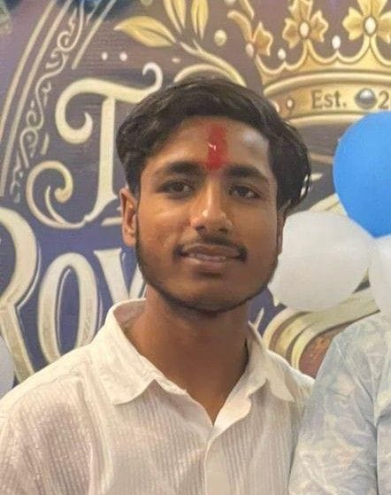 पुलिस की गिरफ्त में आरोपी ब्रजेश सिंह। पुलिस की गिरफ्त में आरोपी ब्रजेश सिंह।