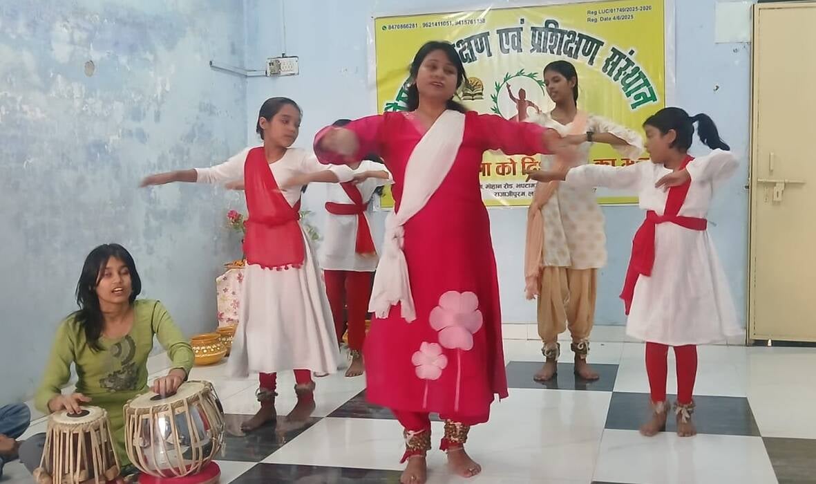 संगीत-नृत्य की बारीकियों से रूबरू हुए बच्चे संगीत-नृत्य की बारीकियों से रूबरू हुए बच्चे