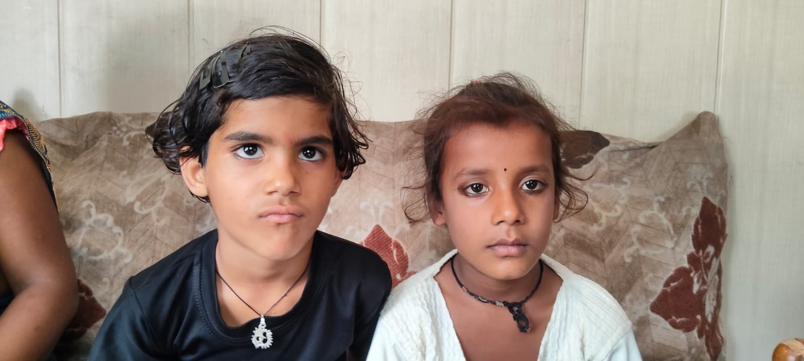 अमरिया थाना पहुंचकर अपहरणकर्तओं की गिरफ्तारी की मांग करते ग्राम मझलिया के ग्रामीण। संवाद अमरिया थाना पहुंचकर अपहरणकर्तओं की गिरफ्तारी की मांग करते ग्राम मझलिया के ग्रामीण। संवाद