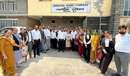 बैजनाथ बार एसोसिएशन के अध्यक्ष अजय अवस्थी एवं अन्य अधिवक्ता । एसोसिएशन। बैजनाथ बार एसोसिएशन के अध्यक्ष अजय अवस्थी एवं अन्य अधिवक्ता । एसोसिएशन।