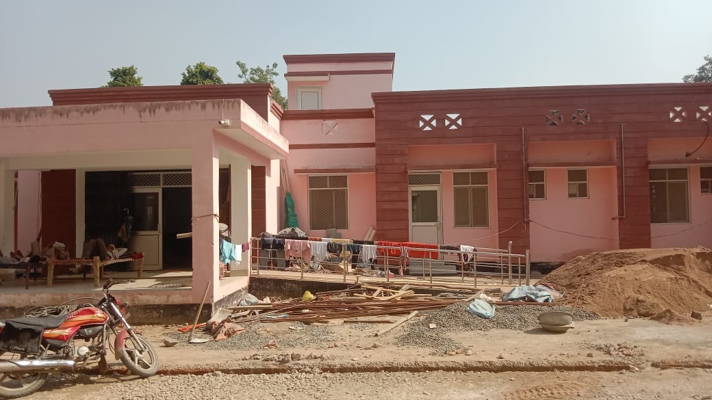 फोटो 6 जिला अस्पताल में स्थापित क्रिटिकल केयर यूनिट। संवाद