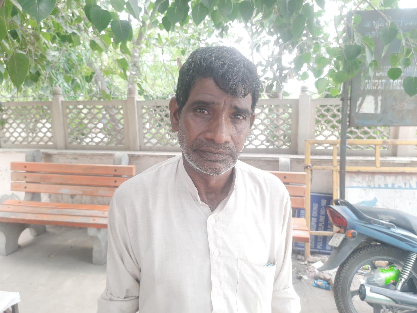 फोटो : सोनीपत में कालूपुर चुंगी के पास सड़क की खोदाई के बाद मेन पेयजल लाइन में लगाई गई नई वाल्व
