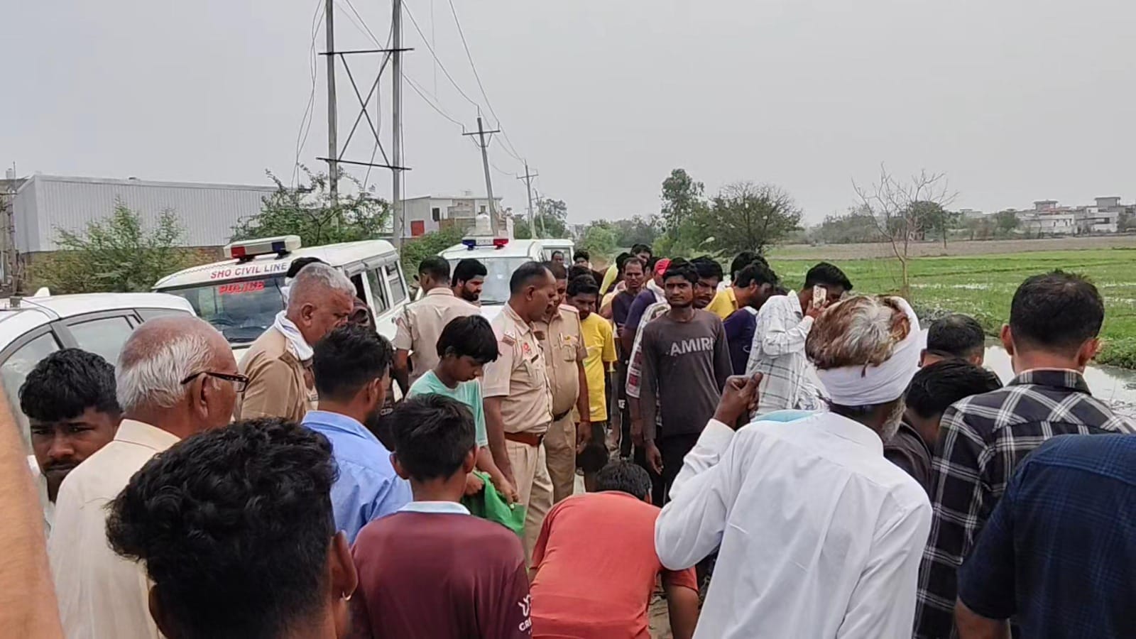 घटना स्थल पर पहुंची पुलिस। संवाद घटना स्थल पर पहुंची पुलिस। संवाद