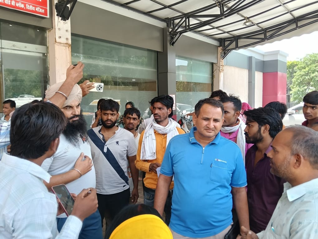 घायल ओम कुमार व रजत। संवाद घायल ओम कुमार व रजत। संवाद