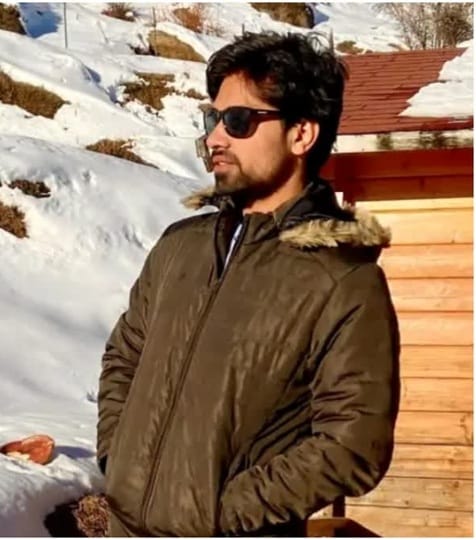 कैराना के शेखूपुरा में चिंतित बैठे उत्तराखंड में लापता हुए अभिषेक चौहान के परिवार के लोग-संवाद कैराना के शेखूपुरा में चिंतित बैठे उत्तराखंड में लापता हुए अभिषेक चौहान के परिवार के लोग-संवाद