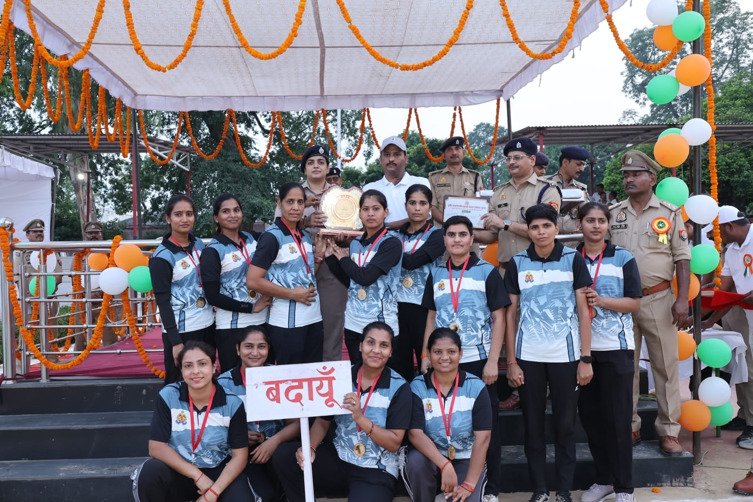 खेल प्रतियोगिता में खिलाड़ियों से परिचय प्राप्त करते डीआईजी अजय साहनी। स्रोत- पुलिस खेल प्रतियोगिता में खिलाड़ियों से परिचय प्राप्त करते डीआईजी अजय साहनी। स्रोत- पुलिस