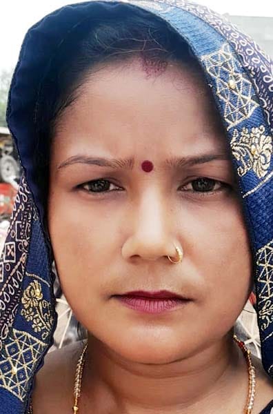 खुटार में इफको केंद्र पर लगी किसानों की भीड़। संवाद