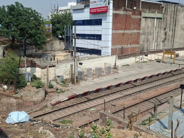 नालों पर अवैध निर्माण नालों पर अवैध निर्माण