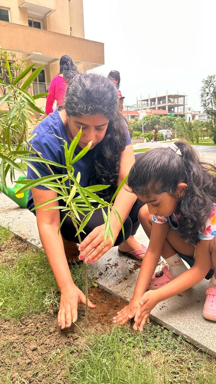 सेक्टर-55 स्थित मातृवन परियोजना स्थल पर पर्यावरण प्रेमी हुए एकत्रित। संवाद