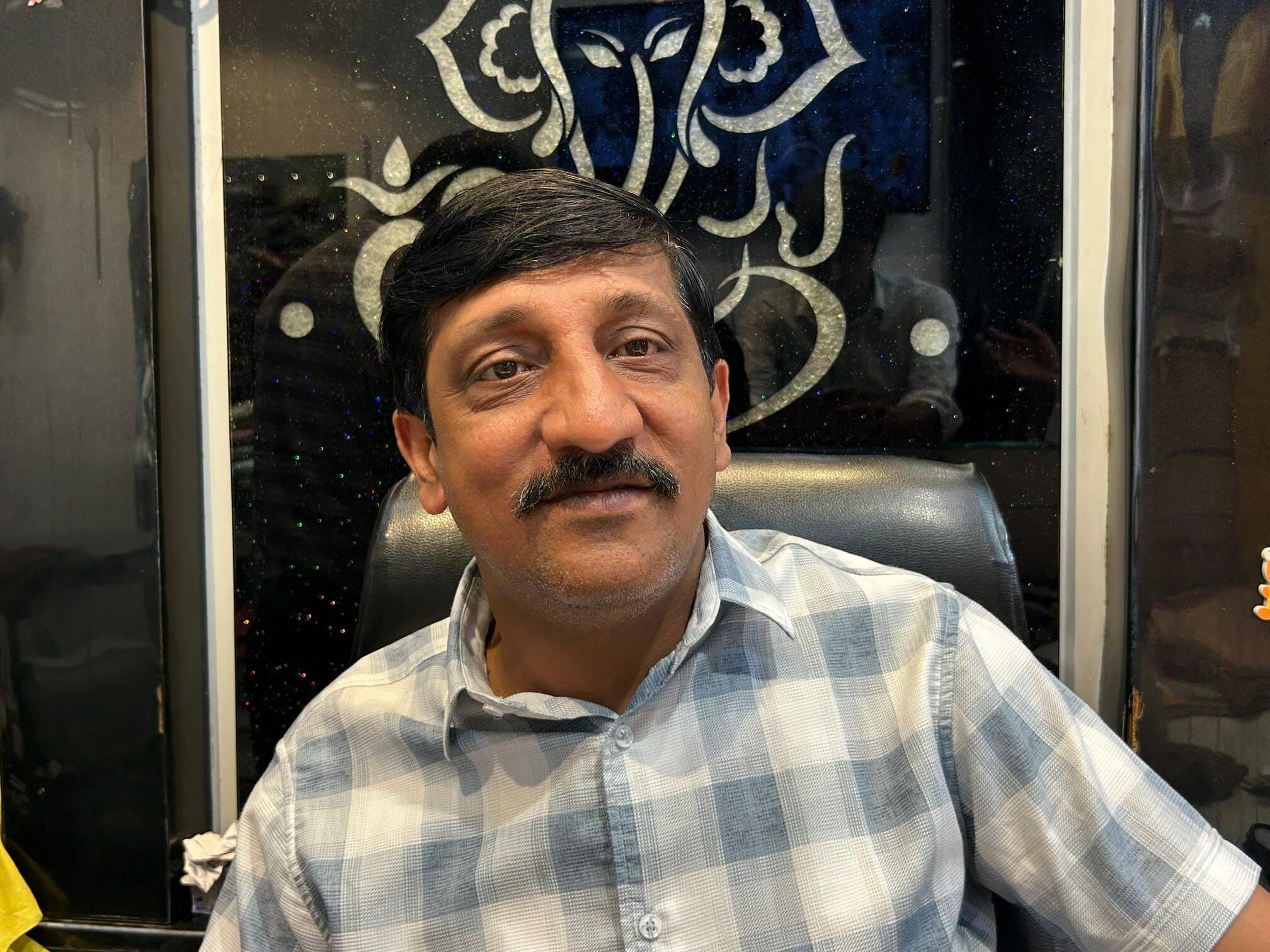 10-रोहतक के किला रोड पर गंडेरी वाली 12 फीट चौड़ी है लेकिन अतिक्रमण के बाद मुश्किल दो फीट बची ह 10-रोहतक के किला रोड पर गंडेरी वाली 12 फीट चौड़ी है लेकिन अतिक्रमण के बाद मुश्किल दो फीट बची ह