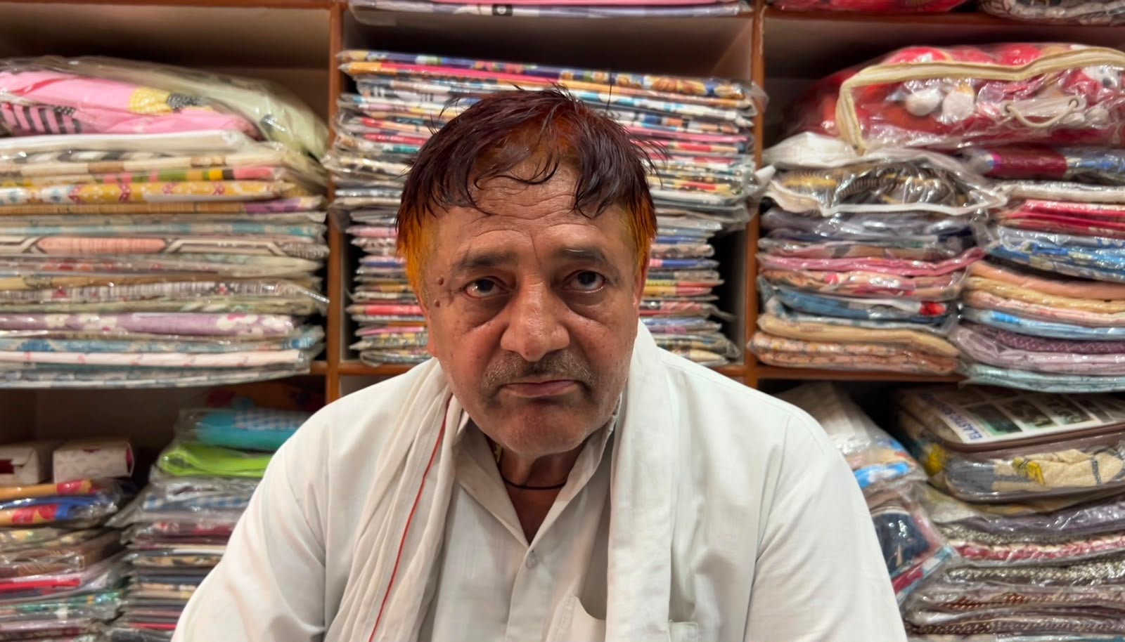 10-रोहतक के किला रोड पर गंडेरी वाली 12 फीट चौड़ी है लेकिन अतिक्रमण के बाद मुश्किल दो फीट बची ह 10-रोहतक के किला रोड पर गंडेरी वाली 12 फीट चौड़ी है लेकिन अतिक्रमण के बाद मुश्किल दो फीट बची ह
