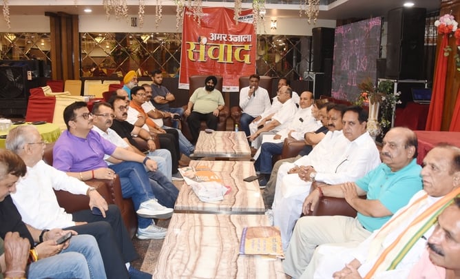 अमर उजाला संवाद कार्यक्रम की फोटो-व्यापारी नेता विवेक मनोचा अमर उजाला संवाद कार्यक्रम की फोटो-व्यापारी नेता विवेक मनोचा