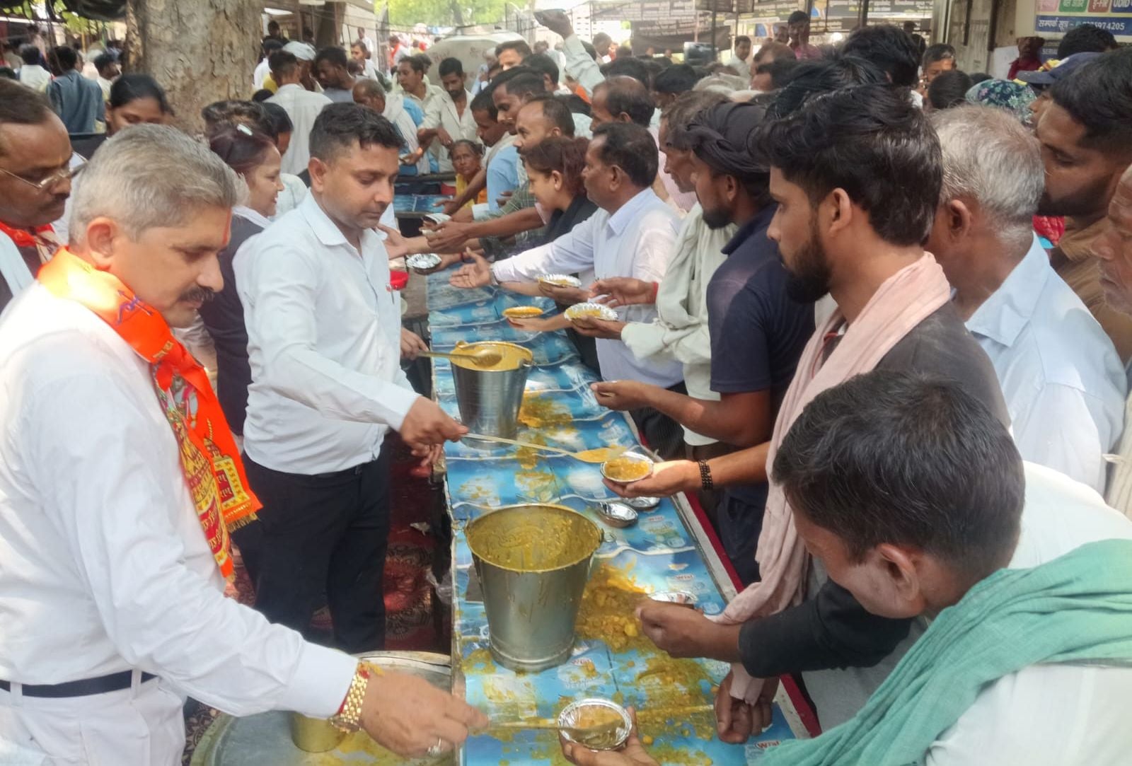 फोटो-11- सांडी रोड पर सुंदर कांड पाठ करते श्रद्धालु। संवाद फोटो-11- सांडी रोड पर सुंदर कांड पाठ करते श्रद्धालु। संवाद