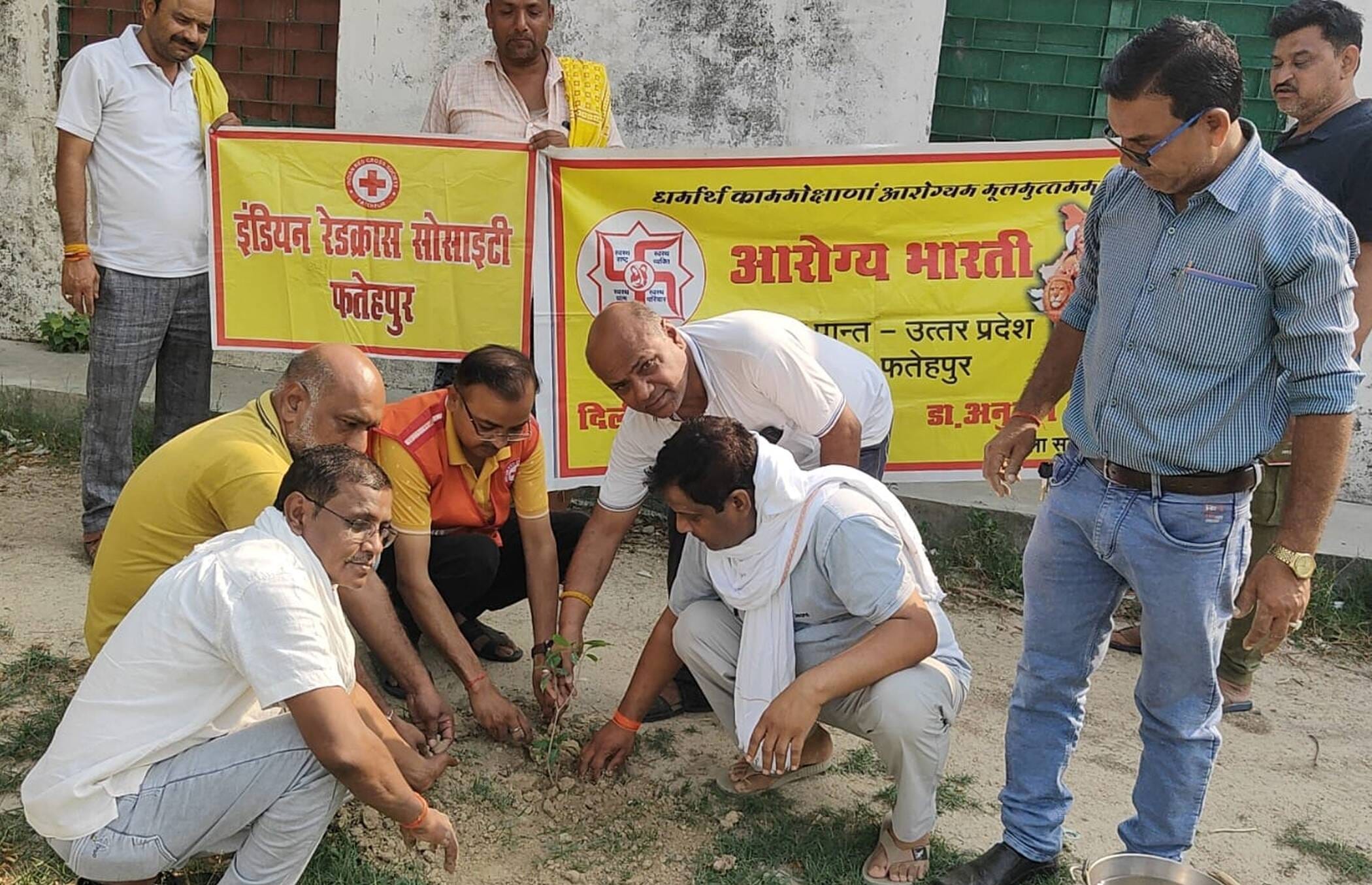 फोटो-13-पौध रोपित करते प्रभारी मंत्री। स्रोत: सूचना फोटो-13-पौध रोपित करते प्रभारी मंत्री। स्रोत: सूचना