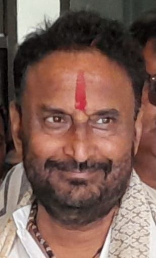 फोटो-2- नगर पंचायत में हाईवे किनारे स्थित 100 बेड अस्पताल। संवाद