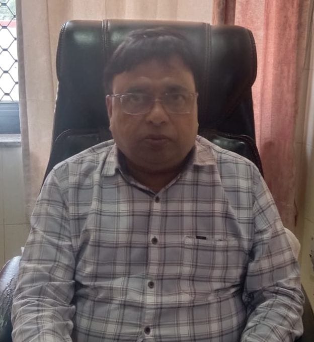 फोटो-2- नगर पंचायत में हाईवे किनारे स्थित 100 बेड अस्पताल। संवाद