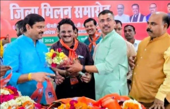 फोटो-34- स्वास्थ्य विभाग द्वारा सील किया गया शेखपुर स्थित उत्तम हास्पिटल। संवाद फोटो-34- स्वास्थ्य विभाग द्वारा सील किया गया शेखपुर स्थित उत्तम हास्पिटल। संवाद