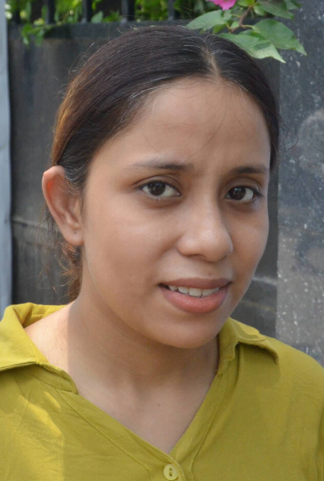 ग्रेटर नोएडा के रामईश इंटर कॉलेज से सीनेट की परीक्षा देकर बाहर आते परिक्षार्थी ।  अमर  उजाला